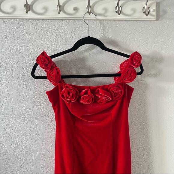 Avec Les Filles Red Velvet Rosette Off-the-Shoulder Mini Dress - Picture 3 of 6